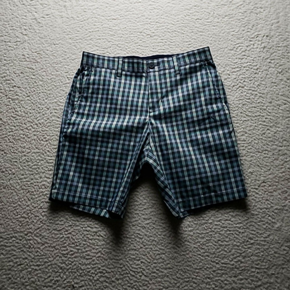 Tommy Bahama Shorts Mens 29 Blue Check Microfiber Chino 9 Inseam Casual